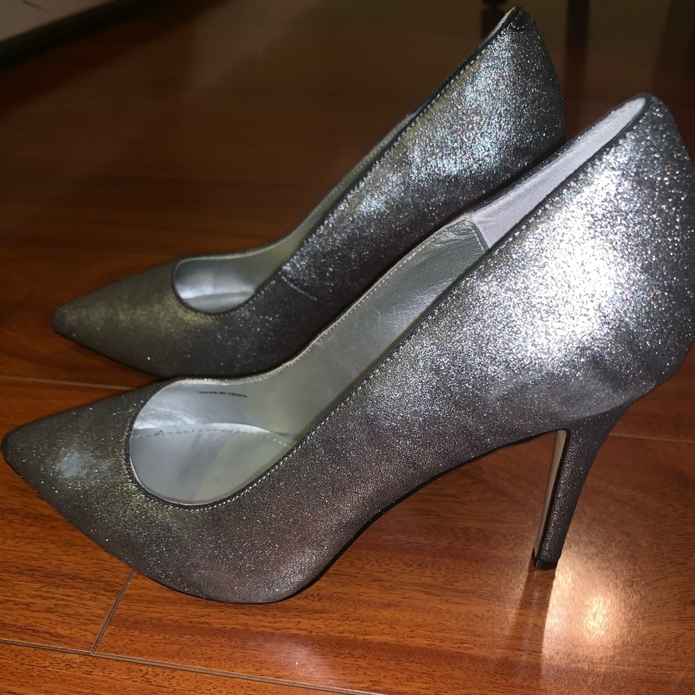 Heels - Picture 2 of 4